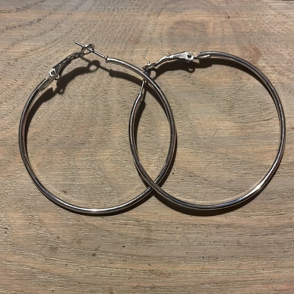 Earrings - Picture 2 of 4